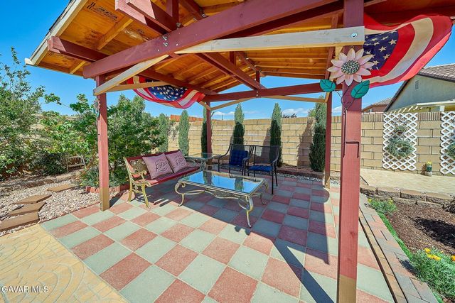 43521 Blossom Drive, Lancaster, CA 93536