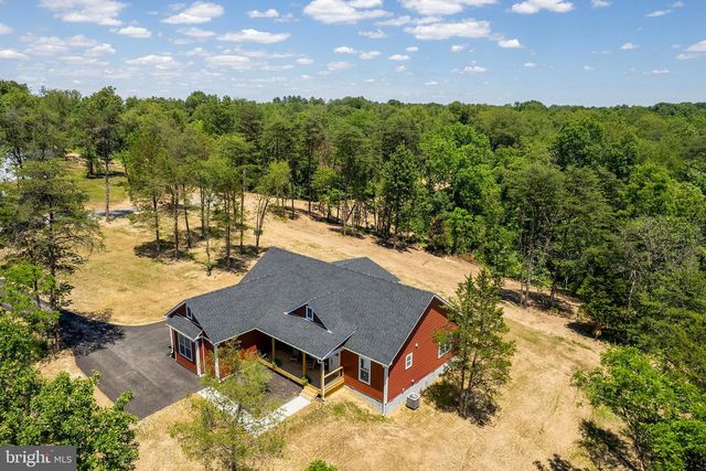 831 AVANTI DR., Bunker Hill, WV 25413