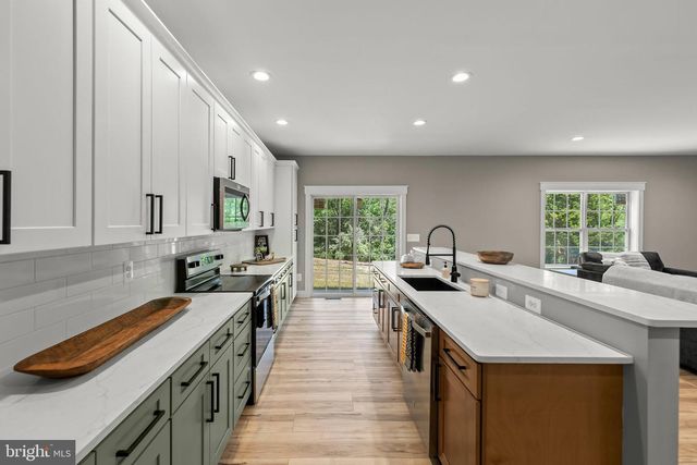 831 AVANTI DR., Bunker Hill, WV 25413
