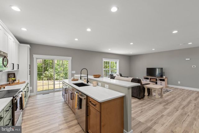 831 AVANTI DR., Bunker Hill, WV 25413