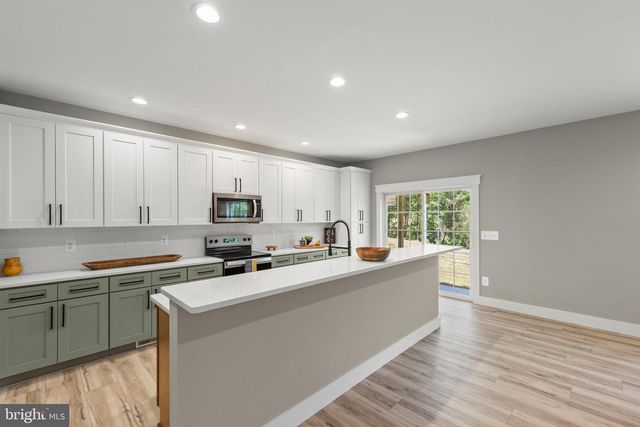 831 AVANTI DR., Bunker Hill, WV 25413