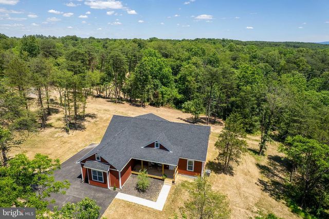 831 AVANTI DR., Bunker Hill, WV 25413