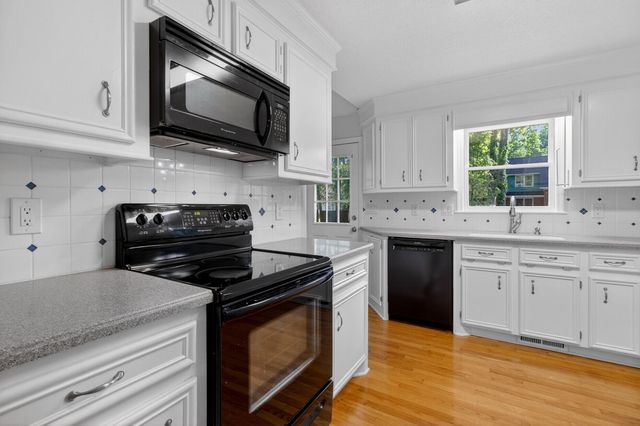 200 Loch Lomond Street, Summerville, SC 29483
