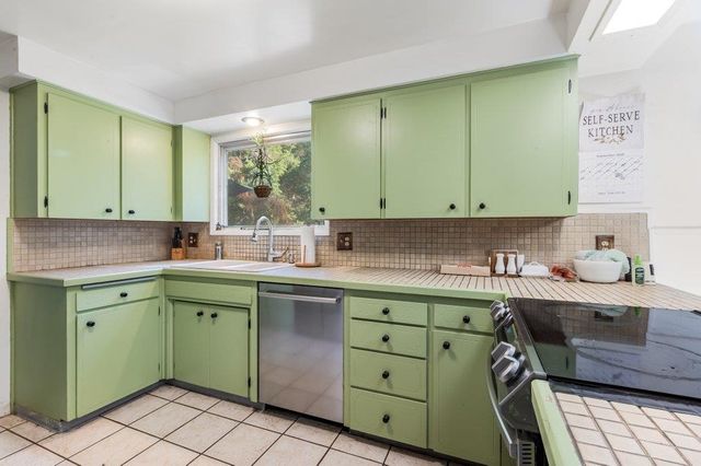 7327 S Cedar Rd, Spokane, WA 99224