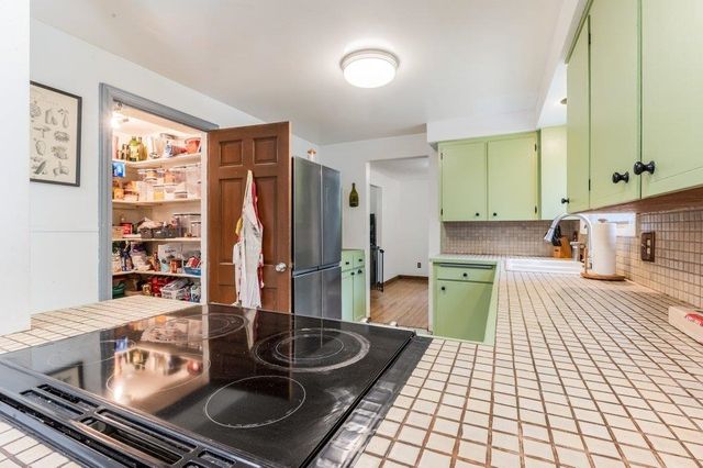 7327 S Cedar Rd, Spokane, WA 99224