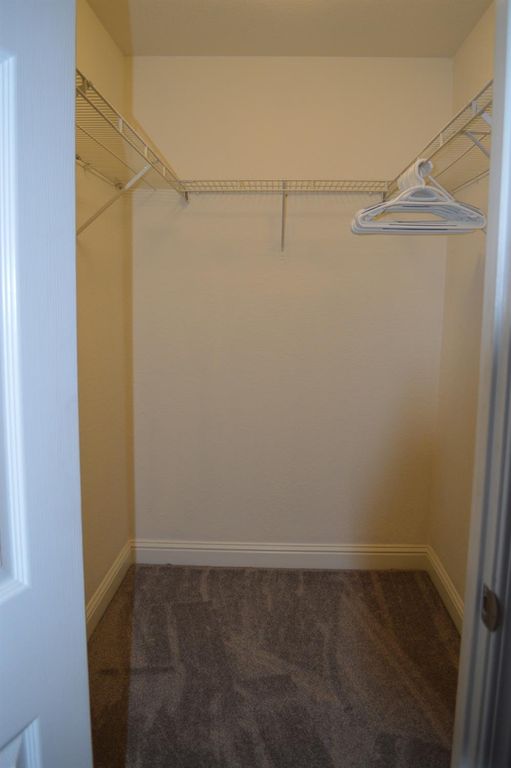 Image 12 of property listing at 2881 Huntington Boulevard # 235, Fresno, CA 93721