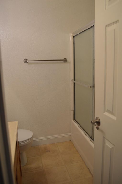 Image 13 of property listing at 2881 Huntington Boulevard # 235, Fresno, CA 93721