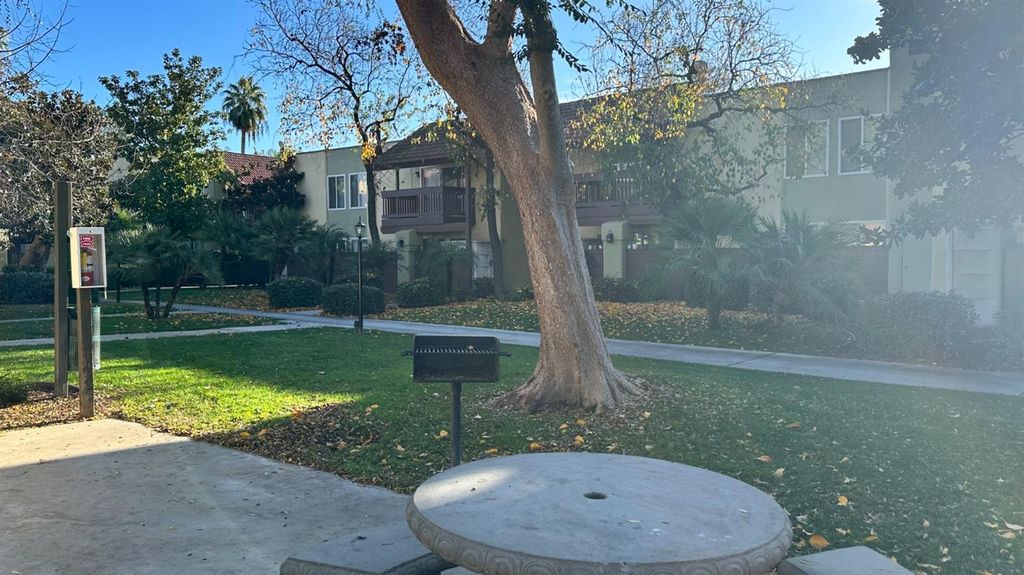 Image 22 of property listing at 2881 Huntington Boulevard # 235, Fresno, CA 93721