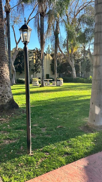 Image 24 of property listing at 2881 Huntington Boulevard # 235, Fresno, CA 93721