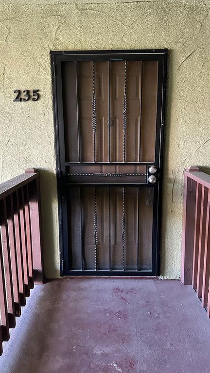 Image 32 of property listing at 2881 Huntington Boulevard # 235, Fresno, CA 93721