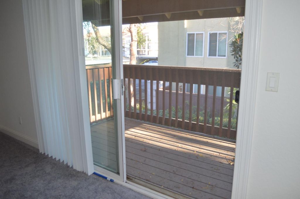 Image 5 of property listing at 2881 Huntington Boulevard # 235, Fresno, CA 93721