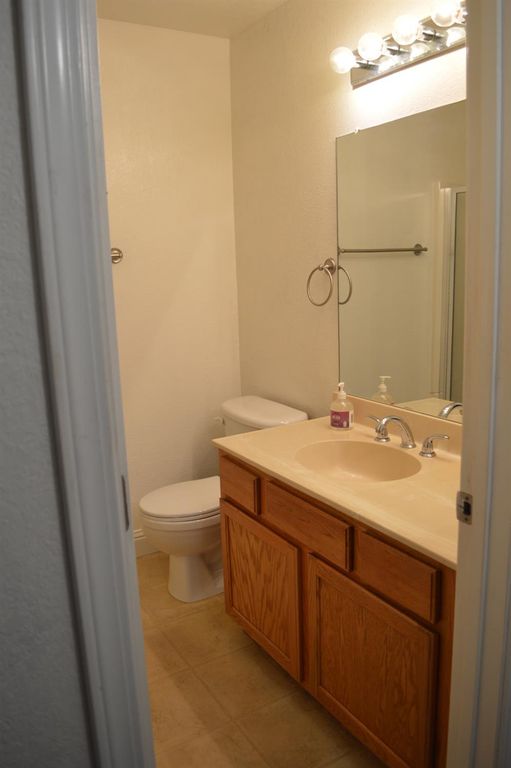 Image 7 of property listing at 2881 Huntington Boulevard # 235, Fresno, CA 93721