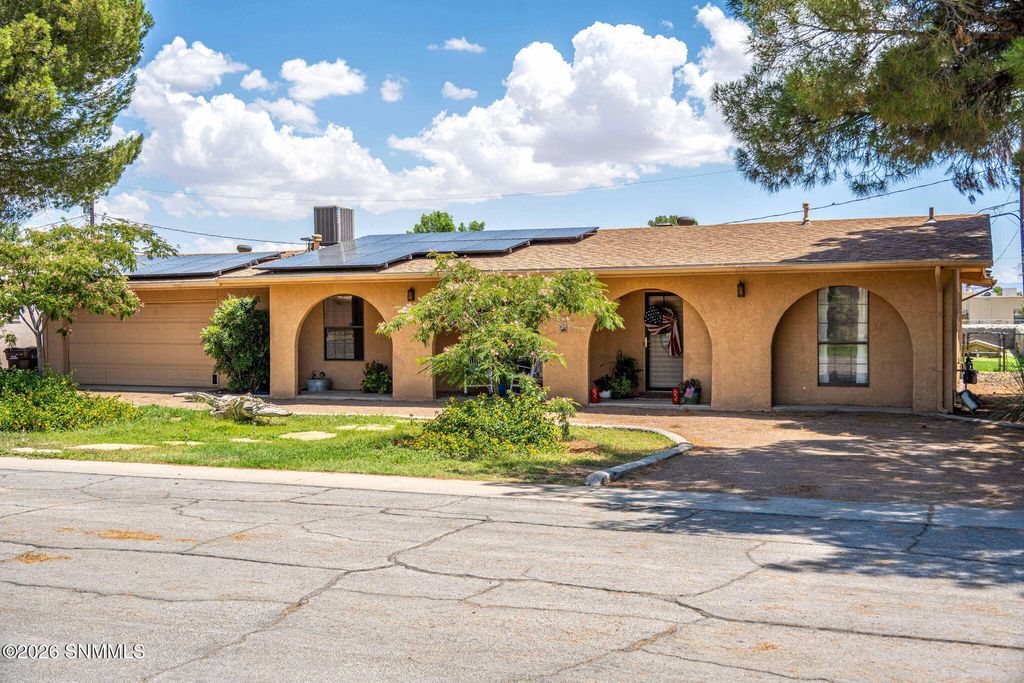 993 Valle Hermosa, Las Cruces, NM 88005