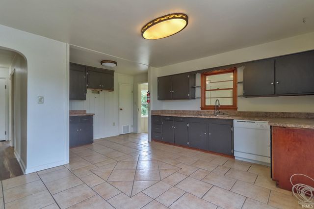 3524 Kratzville Road, Evansville, IN 47710