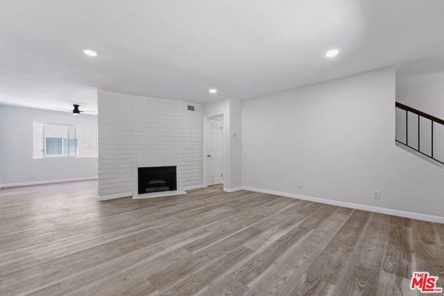 9545 Via Venezia, Los Angeles, CA 91504