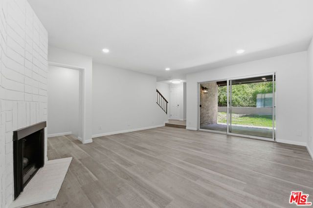 9545 Via Venezia, Los Angeles, CA 91504