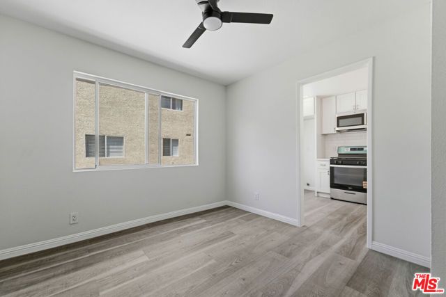 9545 Via Venezia, Los Angeles, CA 91504