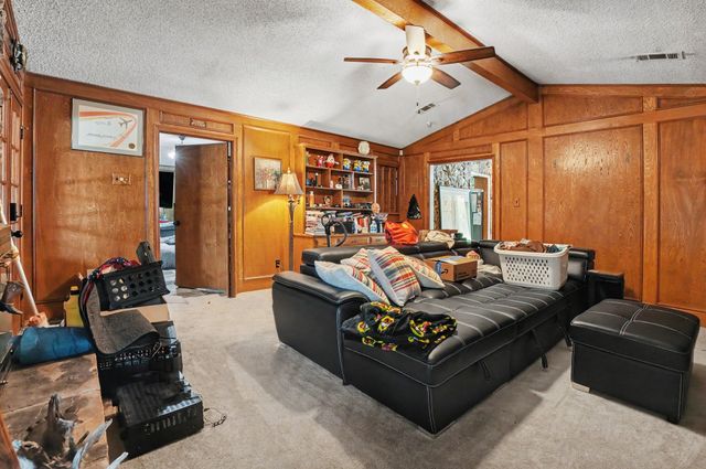 1215 Thunderbrook Drive, Desoto, TX 75115