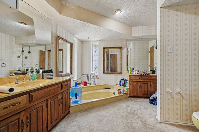 1215 Thunderbrook Drive, Desoto, TX 75115