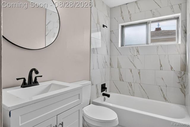 20349 Floral Street, Livonia, MI 48152