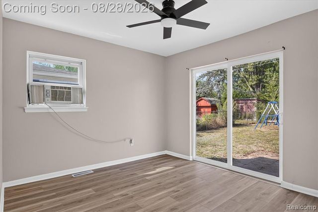 20349 Floral Street, Livonia, MI 48152