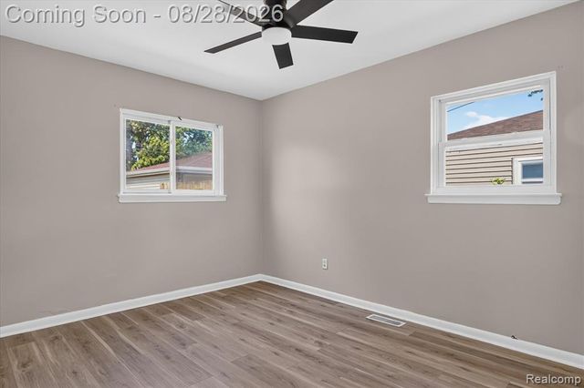 20349 Floral Street, Livonia, MI 48152