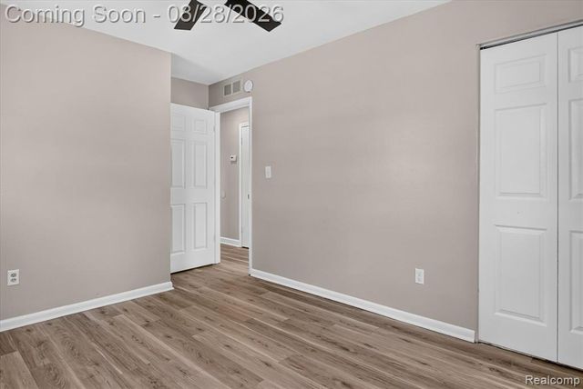 20349 Floral Street, Livonia, MI 48152