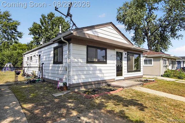 20349 Floral Street, Livonia, MI 48152