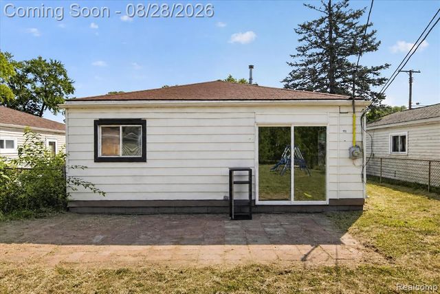 20349 Floral Street, Livonia, MI 48152