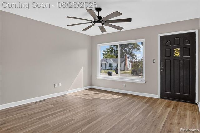 20349 Floral Street, Livonia, MI 48152