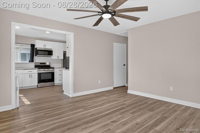 20349 Floral Street, Livonia, MI 48152