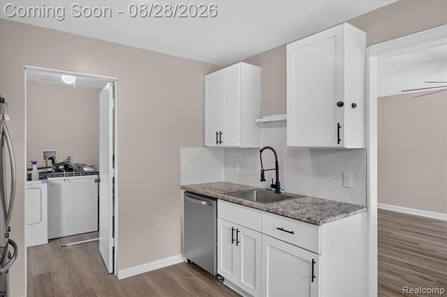20349 Floral Street, Livonia, MI 48152