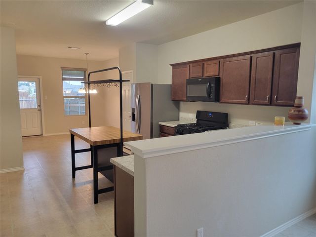 221 Compania DR, Liberty Hill, TX 78642