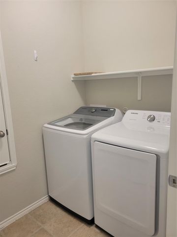 221 Compania DR, Liberty Hill, TX 78642