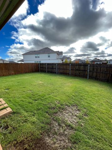 221 Compania DR, Liberty Hill, TX 78642