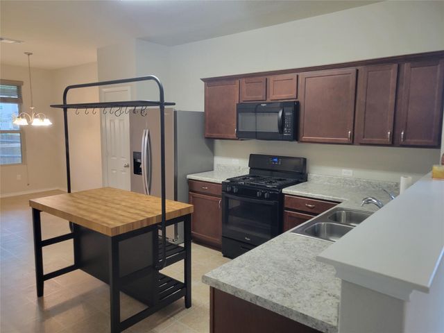 221 Compania DR, Liberty Hill, TX 78642