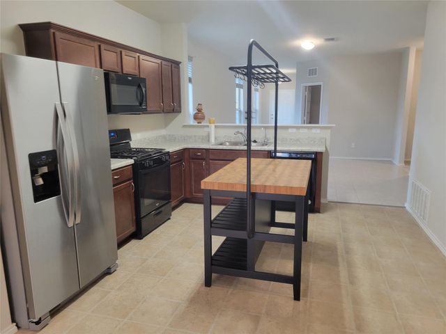 221 Compania DR, Liberty Hill, TX 78642