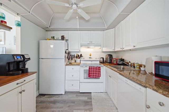 30 Waterford B, Delray Beach, FL 33446