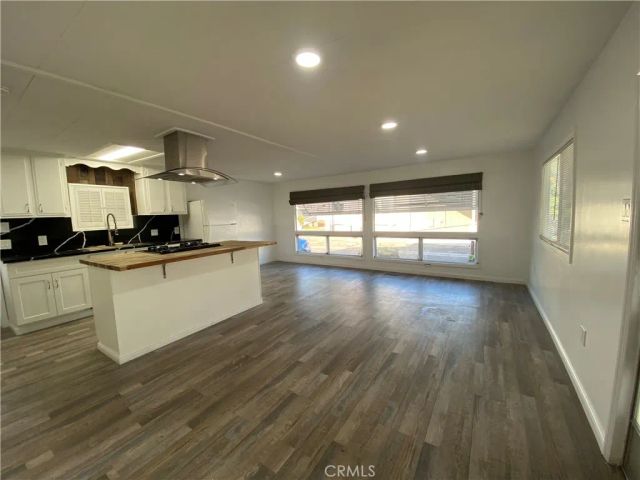 35 Orange Via, Anaheim, CA 92801