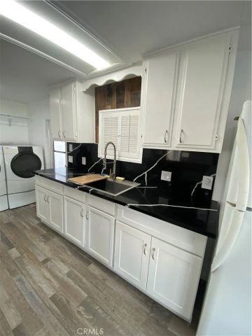 35 Orange Via, Anaheim, CA 92801