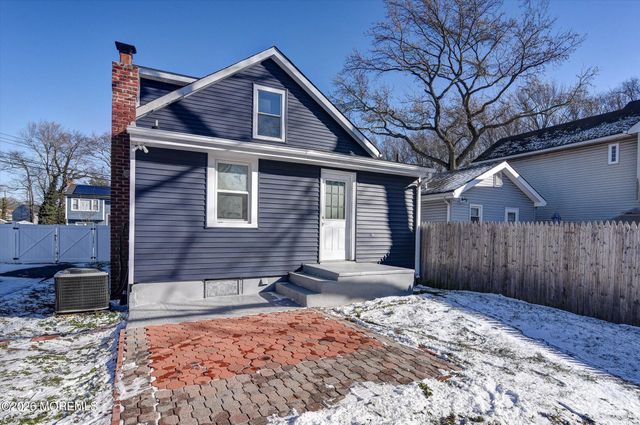 56 Oregon Avenue, Middletown, NJ 07758