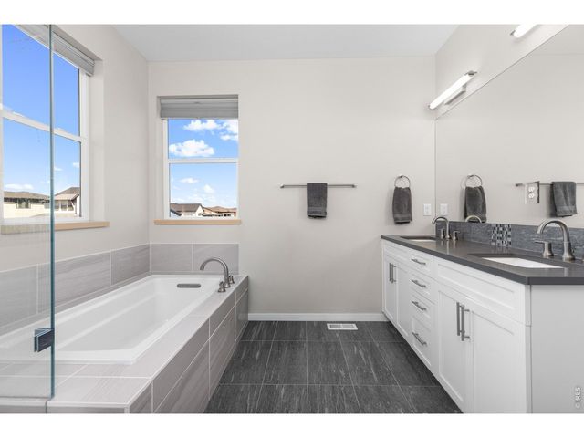 5687 Cottontail Dr, Longmont, CO 80503