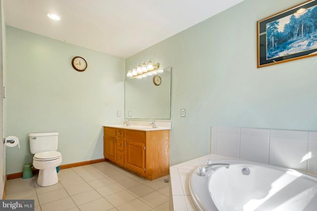 4 DONNY BROOK WAY, Collegeville, PA 19426