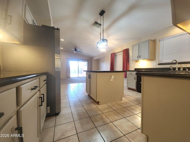 5511 S 15TH Way, Phoenix, AZ 85040