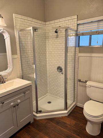 1261 N Glenn Avenue N, Fresno, CA 93728