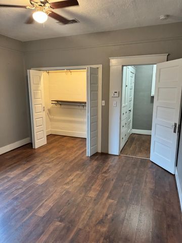 1261 N Glenn Avenue N, Fresno, CA 93728