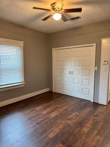 1261 N Glenn Avenue N, Fresno, CA 93728