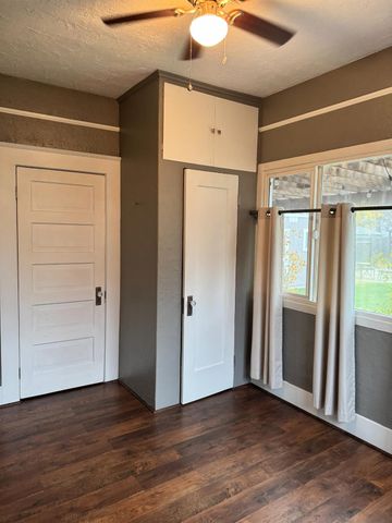 1261 N Glenn Avenue N, Fresno, CA 93728