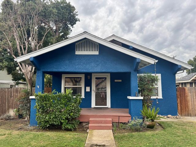 1261 N Glenn Avenue N, Fresno, CA 93728