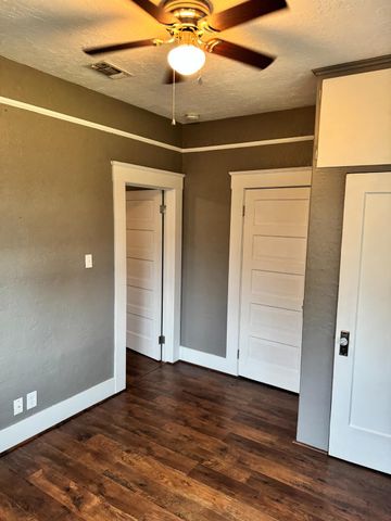 1261 N Glenn Avenue N, Fresno, CA 93728